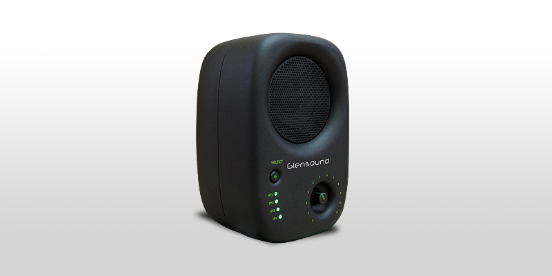 Divine altavoz profesional para redes Dante AES67