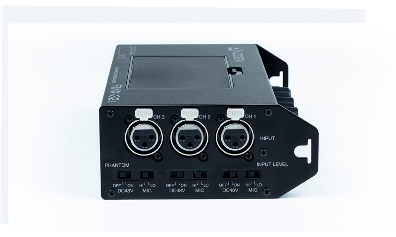 Azden FMX32 vista conexiones micrófonos