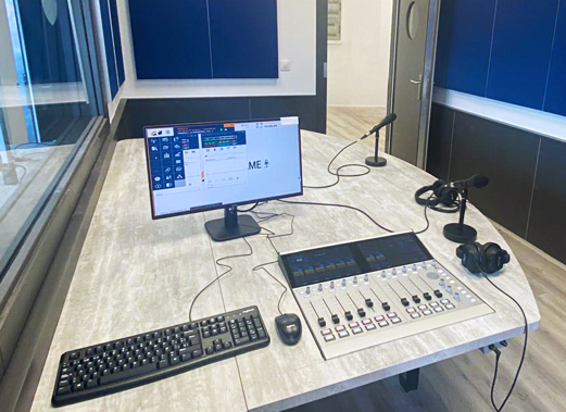 Estudio de grabación en autocotrol de Radio María realizado por ASPA