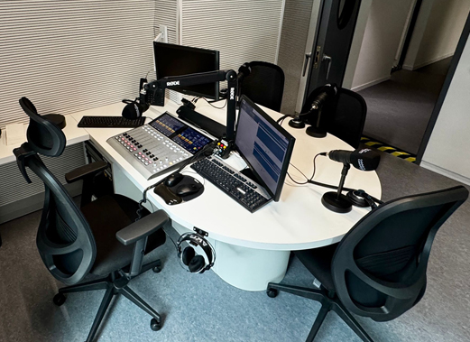 Estudio de autocontrol de Calafell Radio y TV con consola digital DHD SX2 y XFrame Radio - ASPA